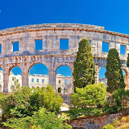 Mia * Pula