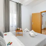 Mia Διαμέρισμα Πούλα