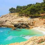Mia Πούλα